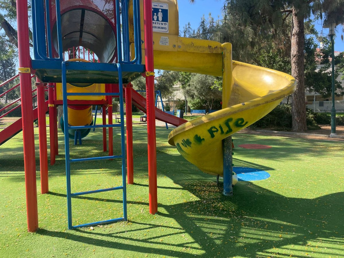 דובורת גדרה דובורת גדרה