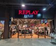גם אאוטלט גם מבצע סוף שנה רק מותגי העל של REPLAY  בקניון עד הלום באשדוד