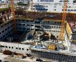 המנופים פועלים יומם ולילה וראש העיר מביט למרחוק: "אשדוד בונה עתיד" 