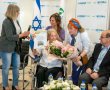בראש מורם, לחיים חדשים: אלמה אברהם שוחררה מבית החולים סורוקה