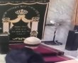 פרץ לבתי כנסת והתחבא בשירותים