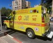 רוכב אופניים חשמליים נפצע בתאונה בבת ים
