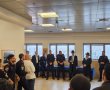 הרב שיינין וסגן ראש העיר בהרמת כוסית עם הדרג הבכיר במשטרה