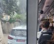 תיעוד מקומם מירושלים: ניידת חונה שלא כחוק וחוסמת את הציר