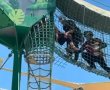 התקף מסכן חיים על מתקן טיפוס: צפו בחילוץ הדרמטי בגן סאקר
