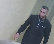 צפו בגנב מכניס את הציוד לבגאז' ונעלם – אולי כעת תזהו אותו?