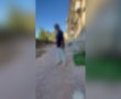 צפו בתיעוד: האם האמיצה לא שתקה – והתעמתה פנים מול פנים עם הגבר שחשוד בהטרדת בנה